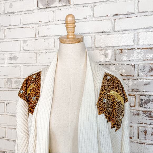 Vintage 80s Winter White Ribbed Cheetah Gold Embroidered Long Cardigan Sweater - Picture 6 of 9